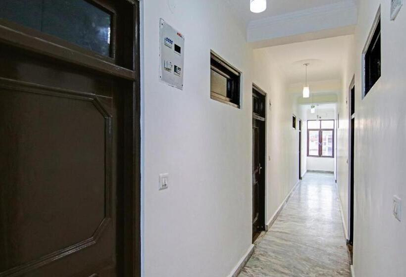 בית מלון כפרי Oyo Flagship 81244 Dev Regency