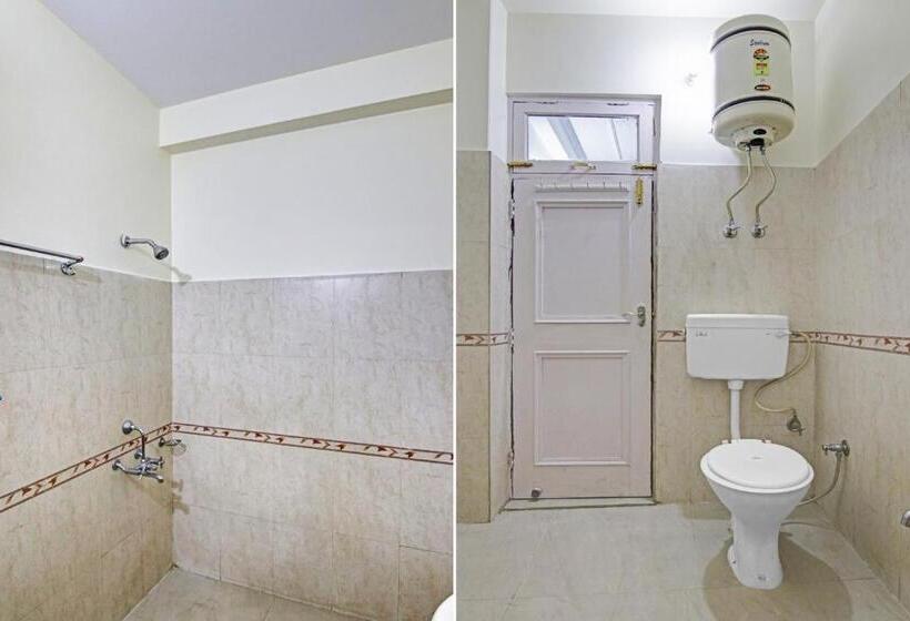 בית מלון כפרי Oyo Flagship 81244 Dev Regency