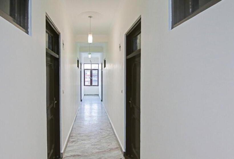 בית מלון כפרי Oyo Flagship 81244 Dev Regency