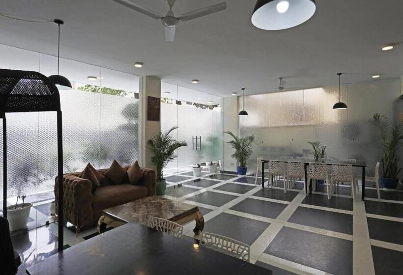 פנסיון Ab Inn Huda City Center