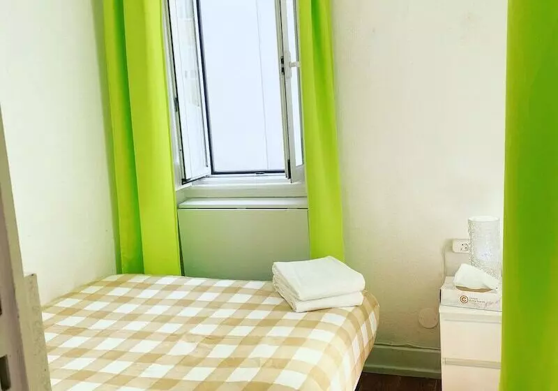 White House Lisbon Hostel