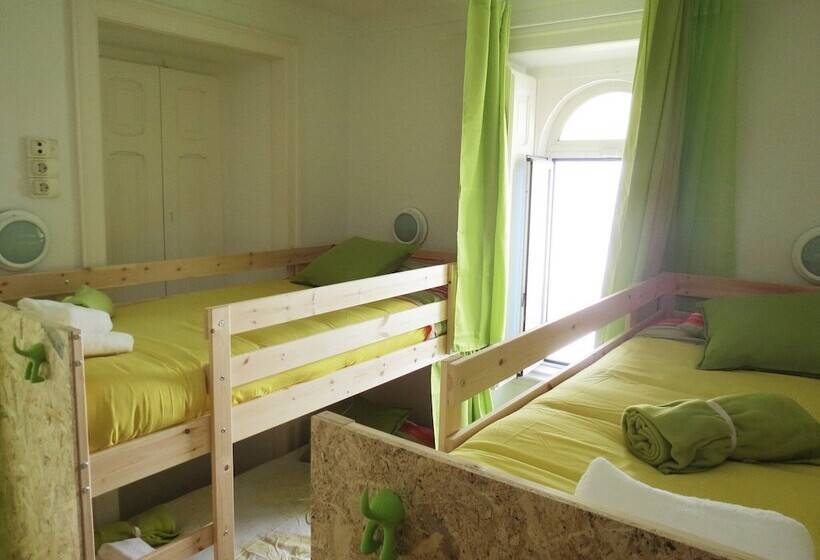 White House Lisbon Hostel
