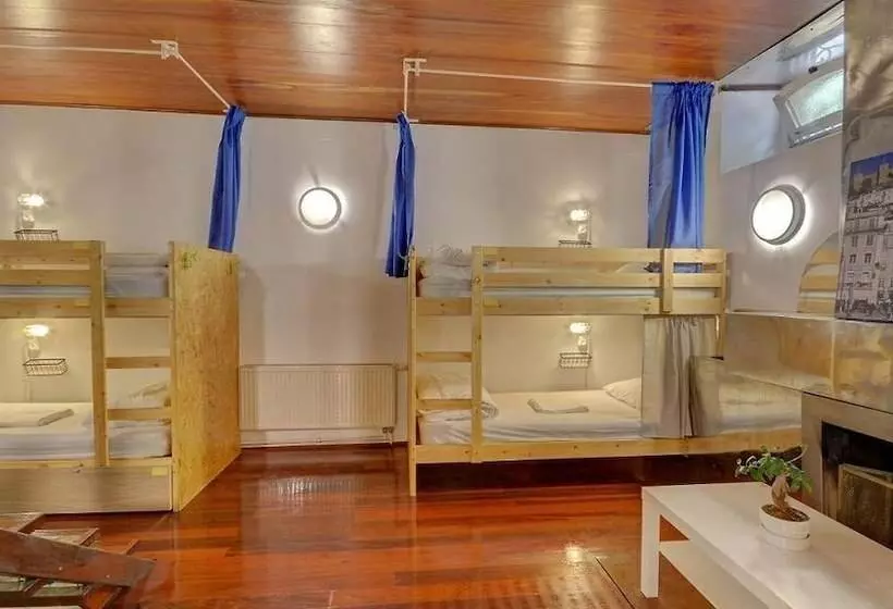White House Lisbon Hostel