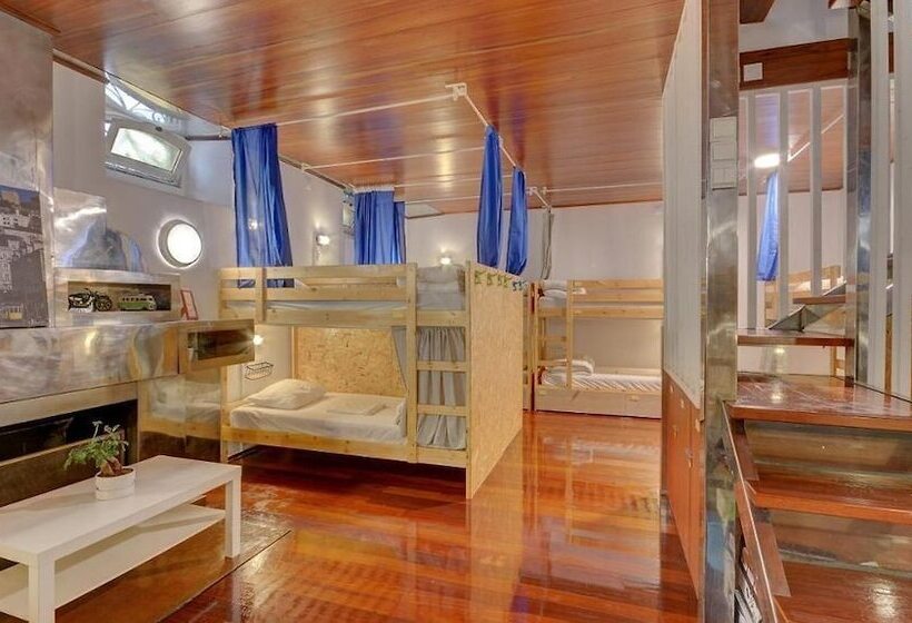 White House Lisbon Hostel