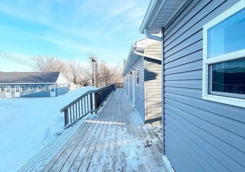 Hotelli The Trail Inn   Melita, Manitoba   Hwy 83, Hwy 3