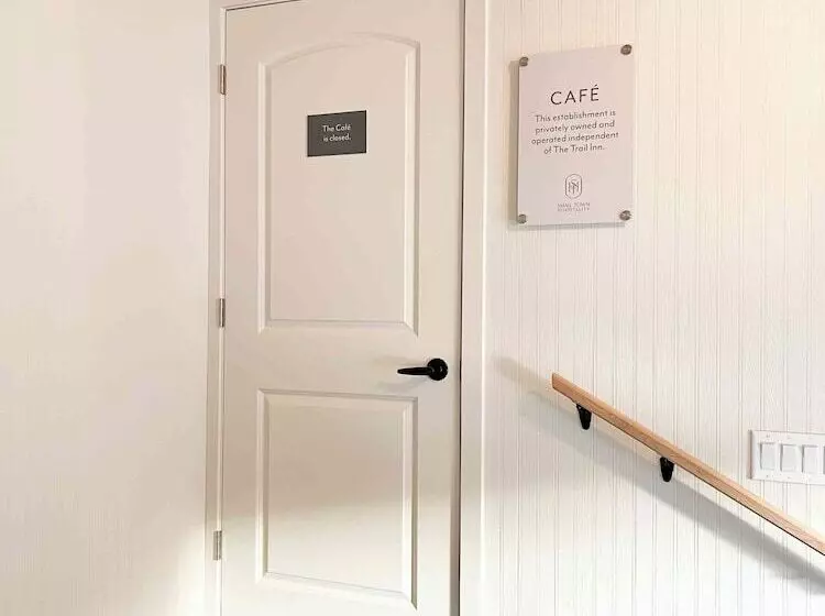 Hotelli The Trail Inn   Melita, Manitoba   Hwy 83, Hwy 3