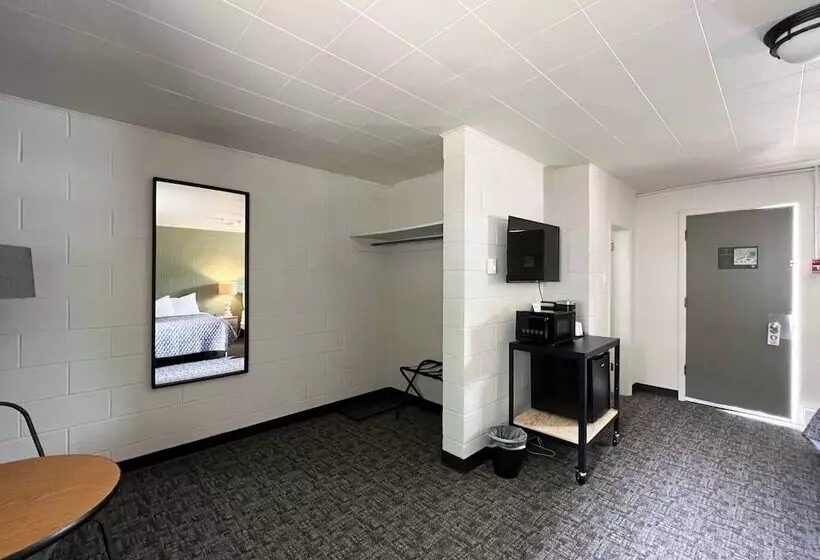 Hotelli The Trail Inn   Melita, Manitoba   Hwy 83, Hwy 3