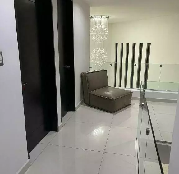 ユースホステル Endemic Inn Puebla
