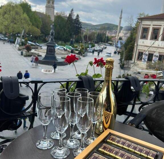 تختخواب و صبحانه City House Central