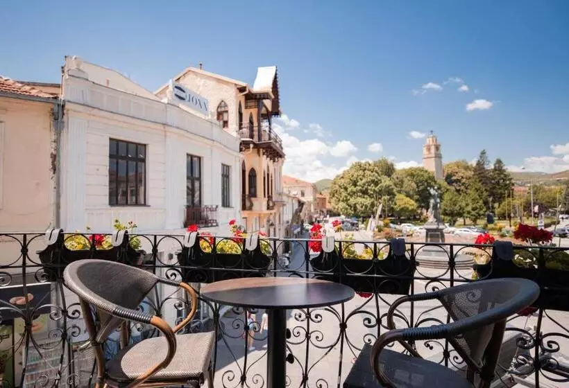 تختخواب و صبحانه City House Central