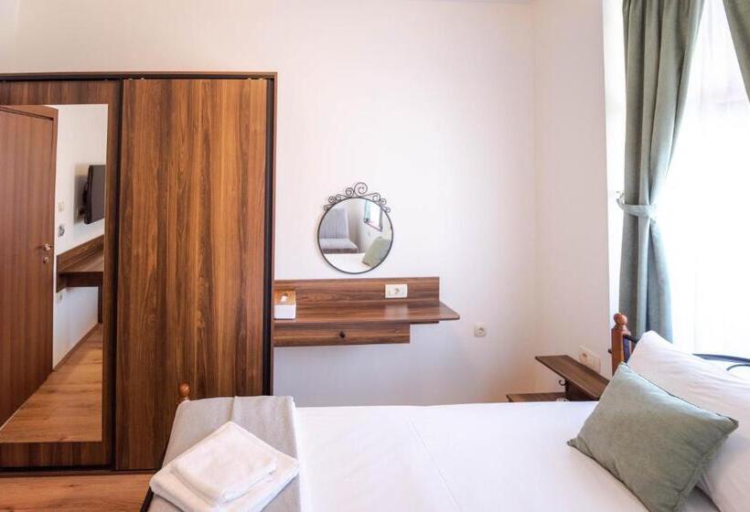 تختخواب و صبحانه City House Central