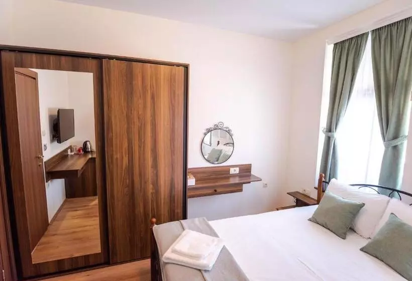 تختخواب و صبحانه City House Central