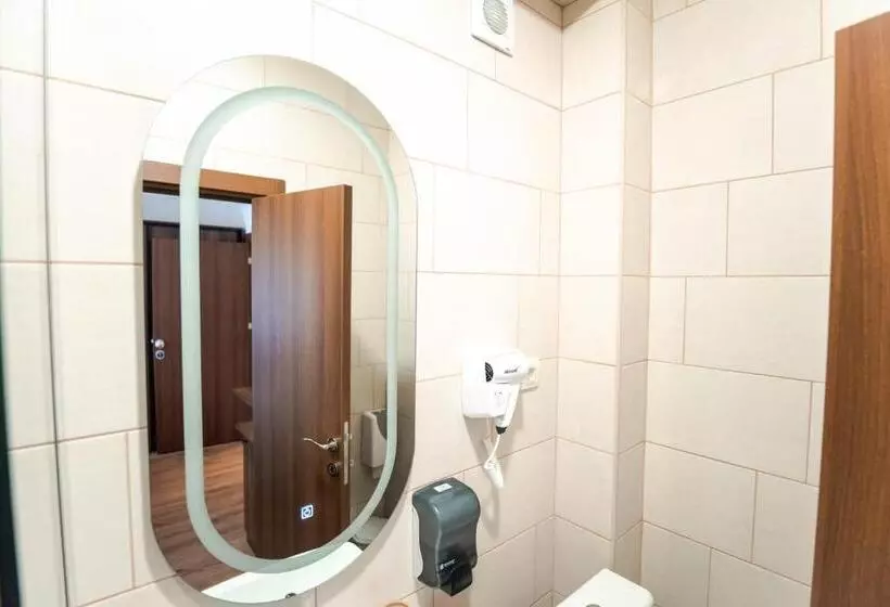 تختخواب و صبحانه City House Central