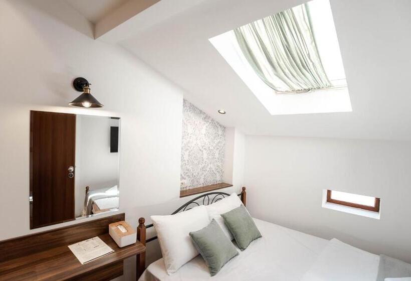 تختخواب و صبحانه City House Central