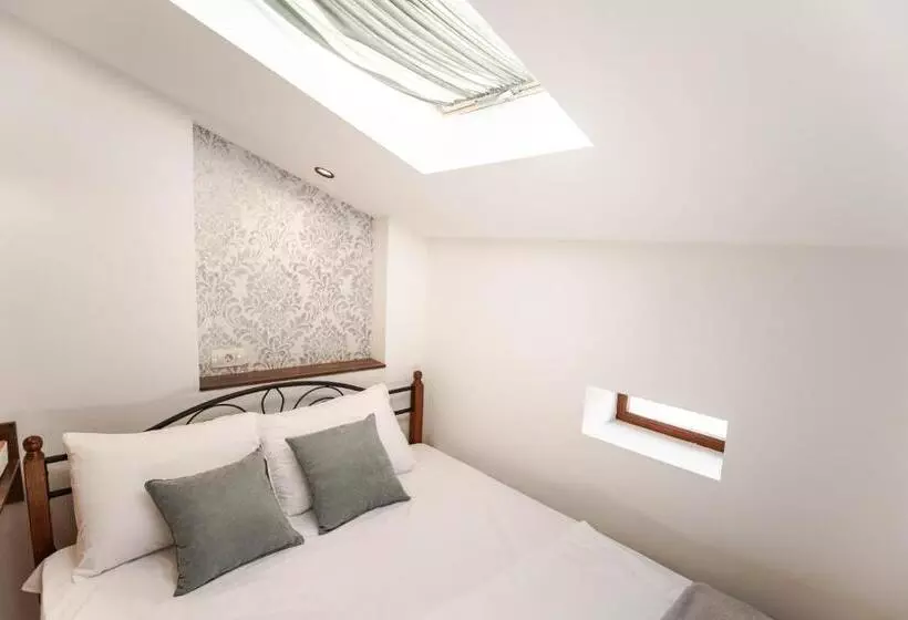 تختخواب و صبحانه City House Central