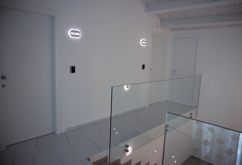 ベッドアンドブレックファースト Lauria Luxury Room