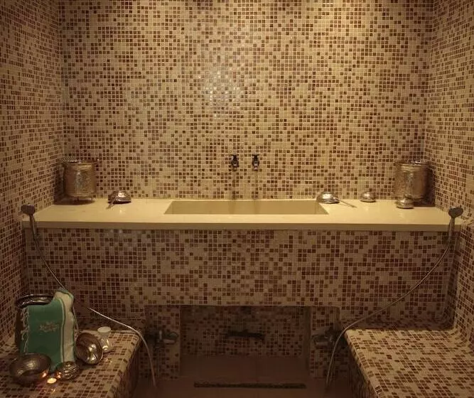 Hotelli Amber El Fell