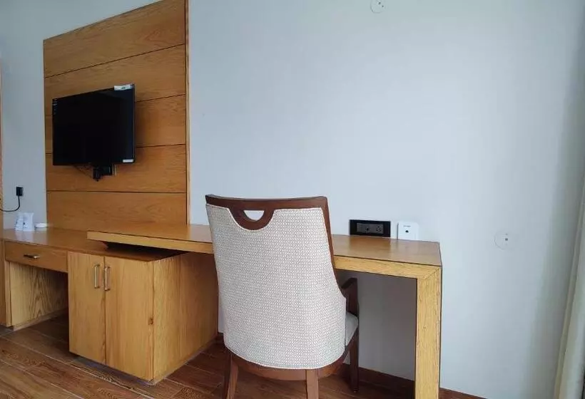 هتل Kaithal Resort   Kasauli
