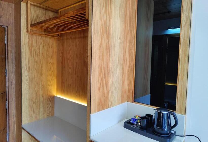 فندق Kaithal Resort   Kasauli