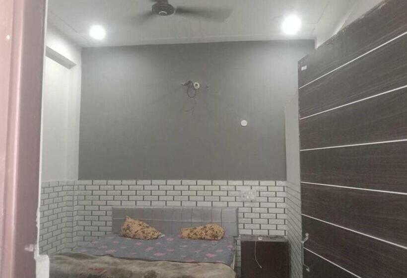 호텔 Oyo 81195 The Lord Krishna