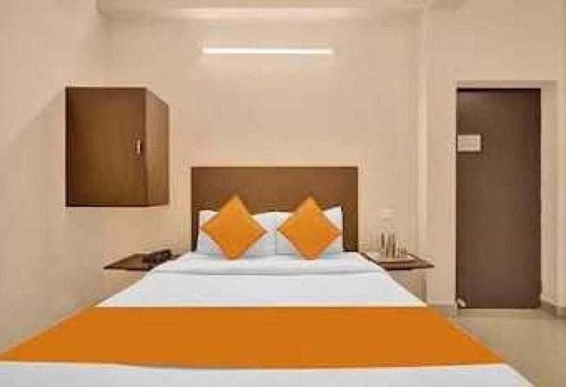 בית מלון כפרי Oyo Flagship 81223 Kanish Residency