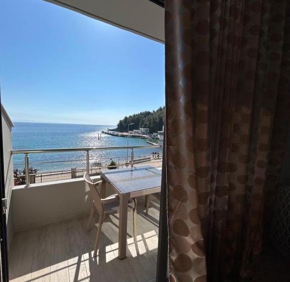 پانسیون Endless Blue Himara