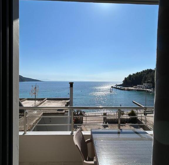 پانسیون Endless Blue Himara