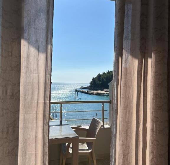 پانسیون Endless Blue Himara