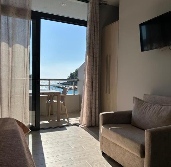 پانسیون Endless Blue Himara