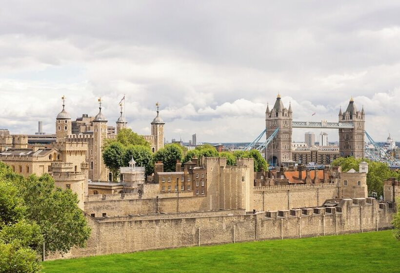 Tower Residences By Blue Orchid