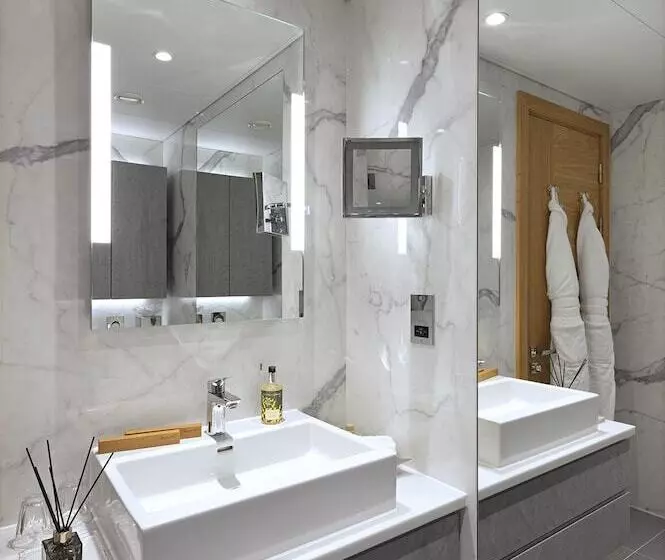 Tower Residences By Blue Orchid