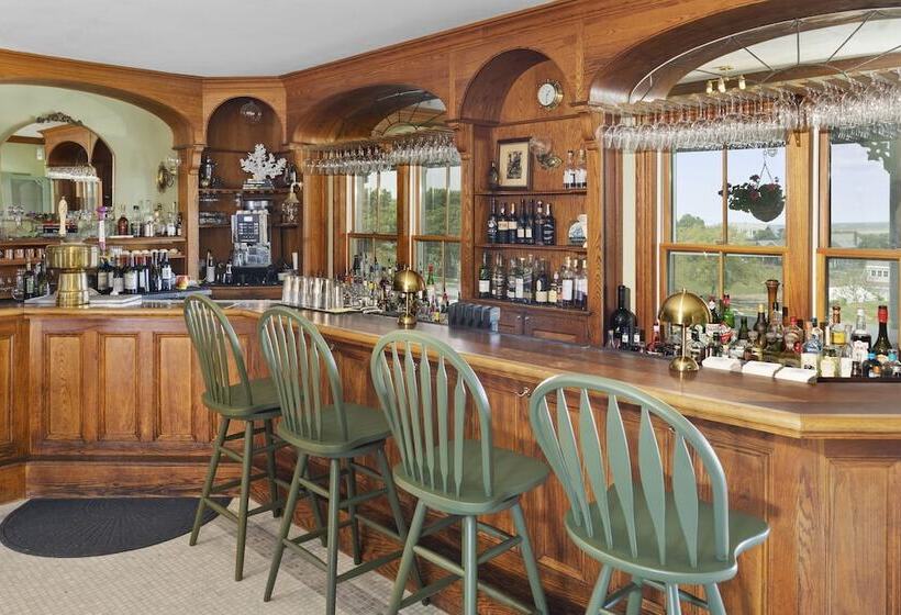 בית מלון כפרי Atlantic Inn