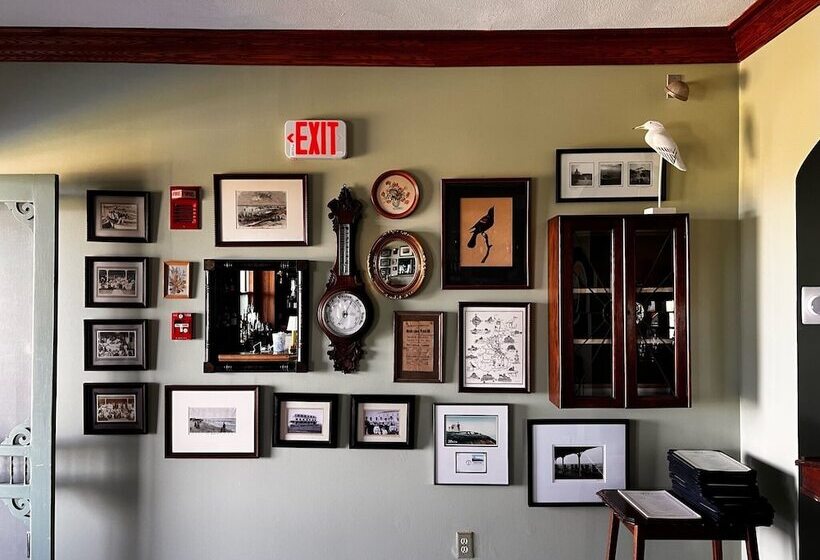 בית מלון כפרי Atlantic Inn