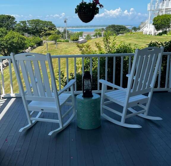 בית מלון כפרי Atlantic Inn