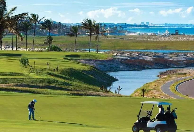 Hotelli Dom Pedro Laguna Beach Resort & Golf