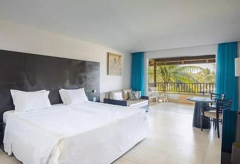 Hotelli Dom Pedro Laguna Beach Resort & Golf