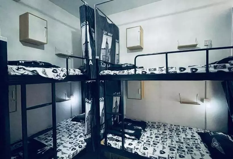 Meet Sunset Hostel Luangprabang