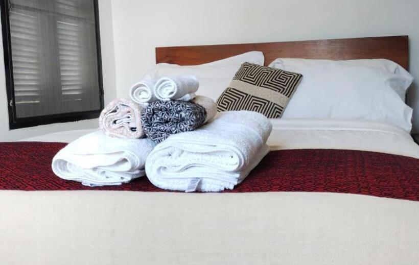 Meet Sunset Hostel Luangprabang