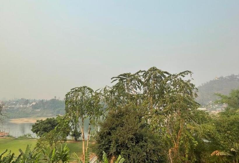 Meet Sunset Hostel Luangprabang