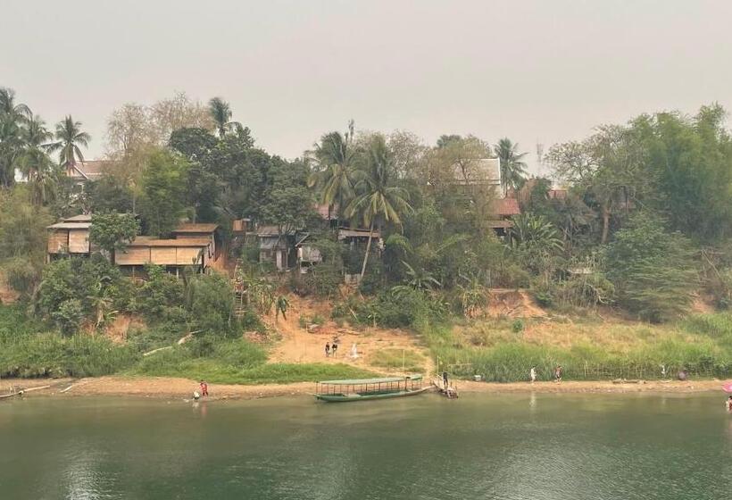 Meet Sunset Hostel Luangprabang