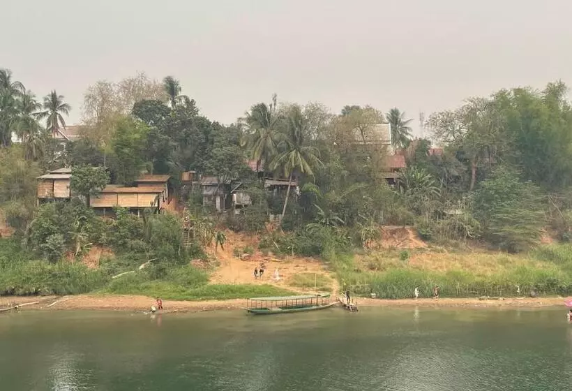 Meet Sunset Hostel Luangprabang