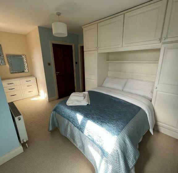 פנסיון Taylors Hill Luxury Guest House