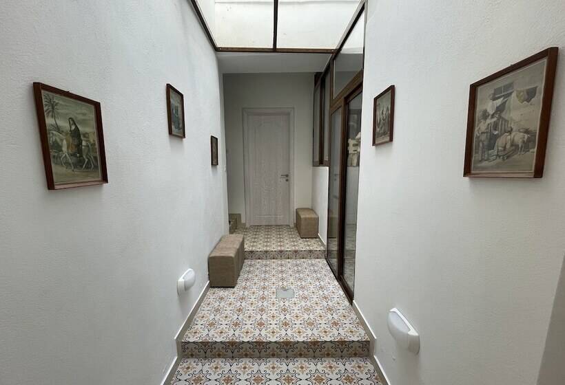 تختخواب و صبحانه Alina Boutique Living