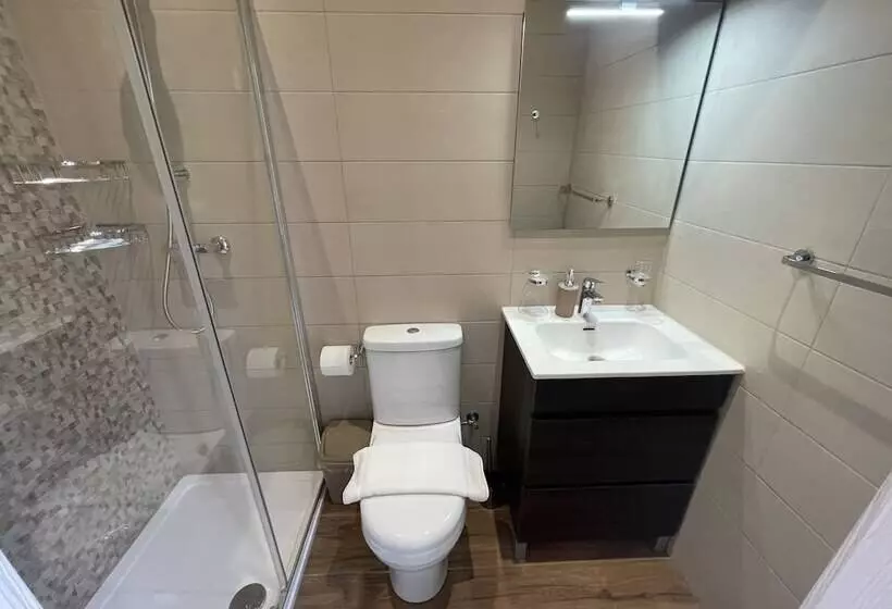 تختخواب و صبحانه Alina Boutique Living