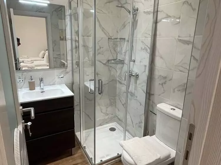 تختخواب و صبحانه Alina Boutique Living