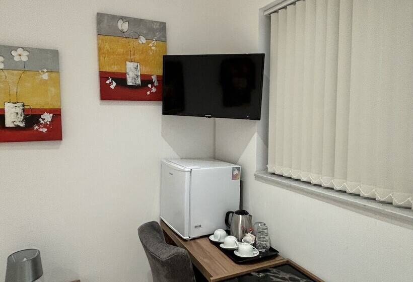 تختخواب و صبحانه Alina Boutique Living