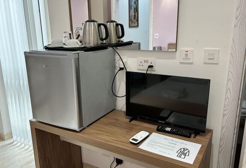 تختخواب و صبحانه Alina Boutique Living