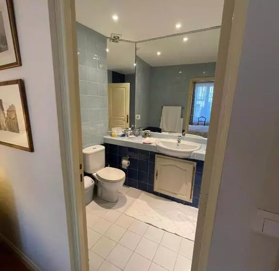 Aamiaismajoitus (B&B) Le Logis Plantagenêt