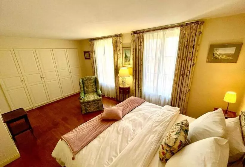 Aamiaismajoitus (B&B) Le Logis Plantagenêt