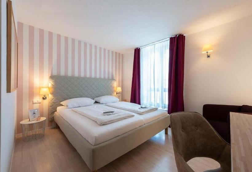 בית מלון כפרי Am Dom